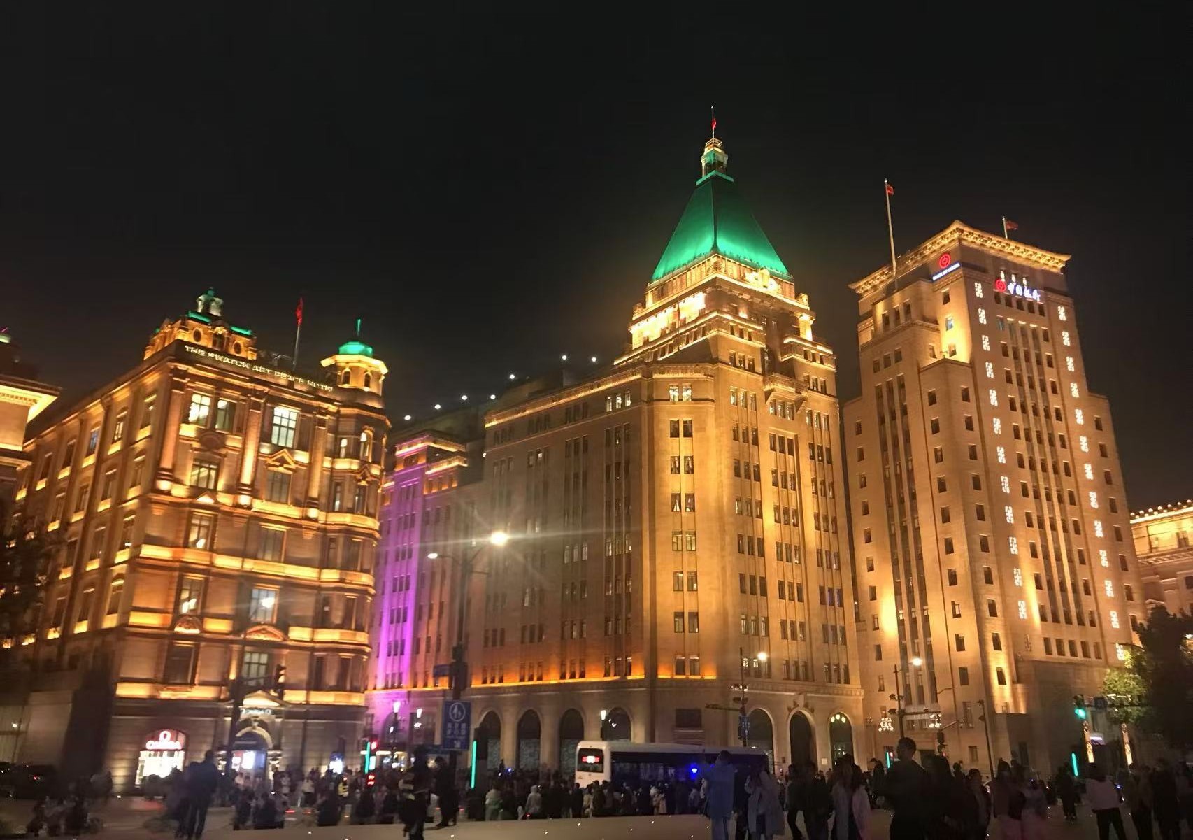 2 南京路步行街建筑外景.jpg